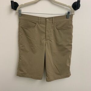 Under Armour Men's Tan Flat Front Shorts